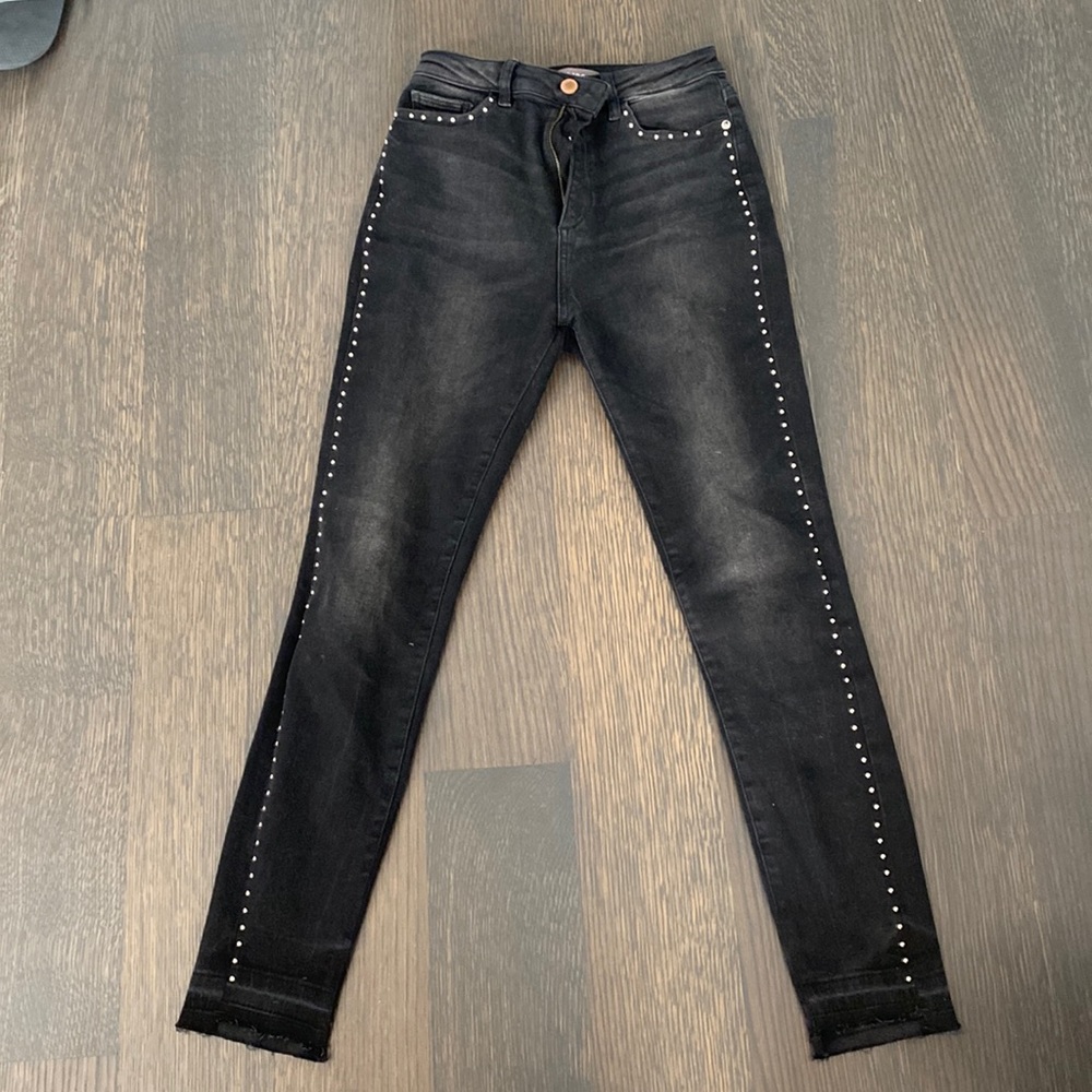 URBAN OUTFITTERS BLACK BDG STRAIGHT KICK JEANS WITH BEADS SIZE 26